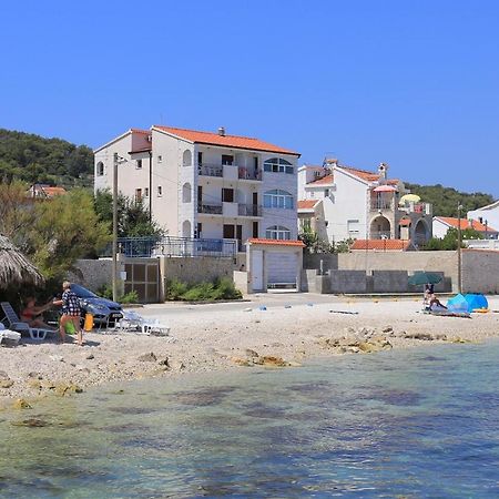 Apartments By The Sea Slatine, Ciovo - 14541 Kültér fotó