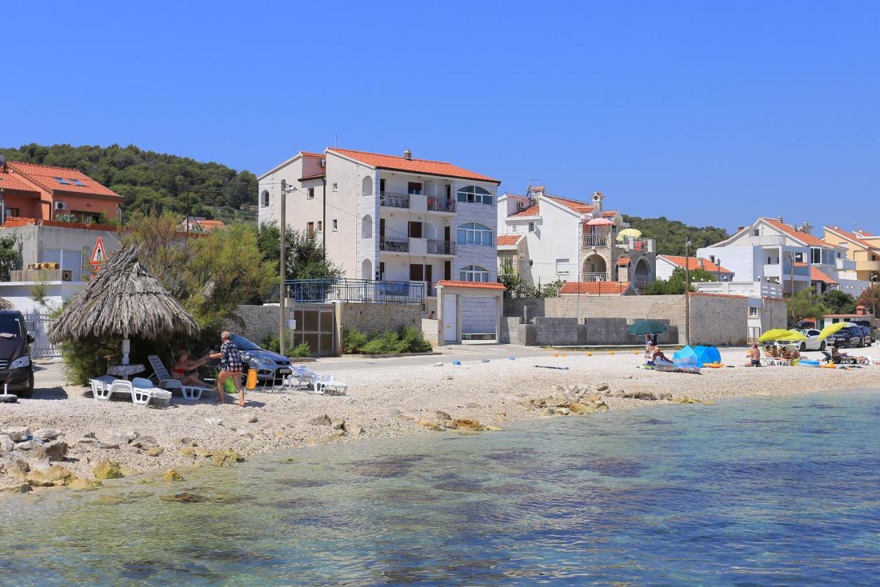 Apartments By The Sea Slatine, Ciovo - 14541 Kültér fotó